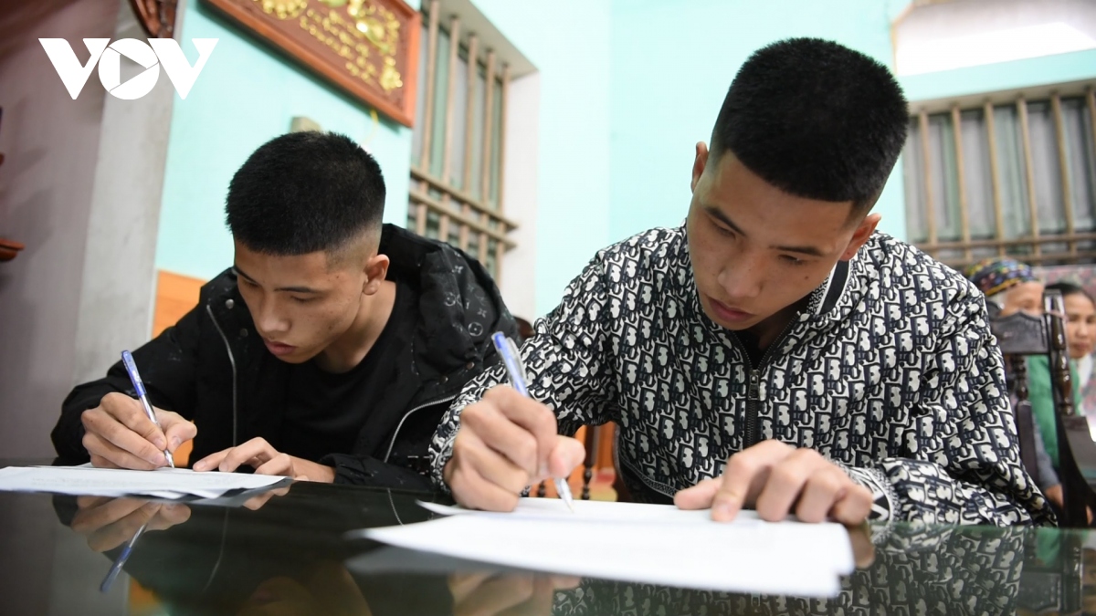 Quê lúa Thái Bình: Hai anh em sinh đôi tình nguyện lên đường nhập ngũ